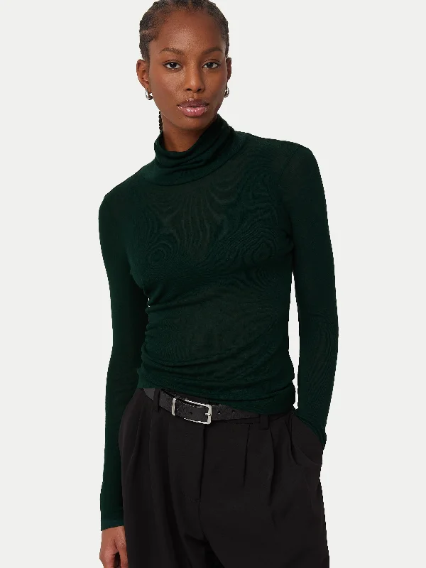 Minimalist T-ShirtsThe Slim Fit Turtleneck in Pine Grove