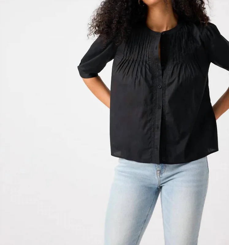 Gentle Pintuck Blouse In BlackQuick-Dry Shirts