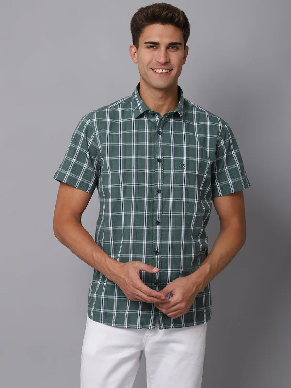 Oversized Knit TopsMen's Green Casual Medium Checks Half Sleeve Shirt