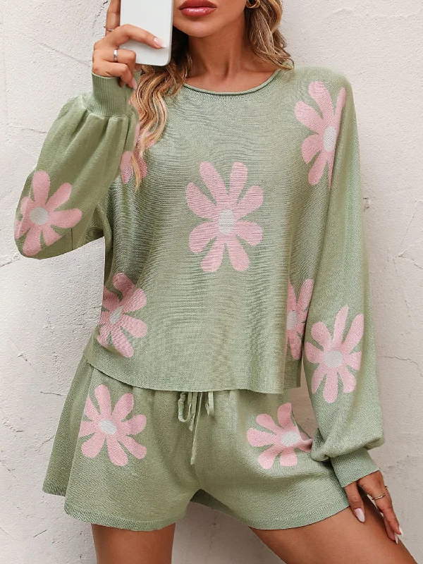 Logo Knit TopsFloral Print Raglan Sleeve Knit Top and Tie Front Sweater Shorts Set